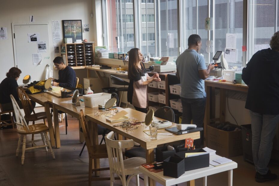 community eyewear store concept